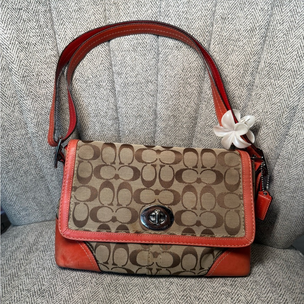 Coach Hampton Signature Flap Bag K0867-F13066 Vintage Y2K Shoulder Bag